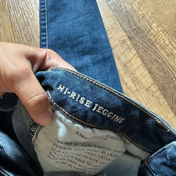 AMERICAN EAGLE Hi Rise Distressed Jeggings - Picture 5 of 7